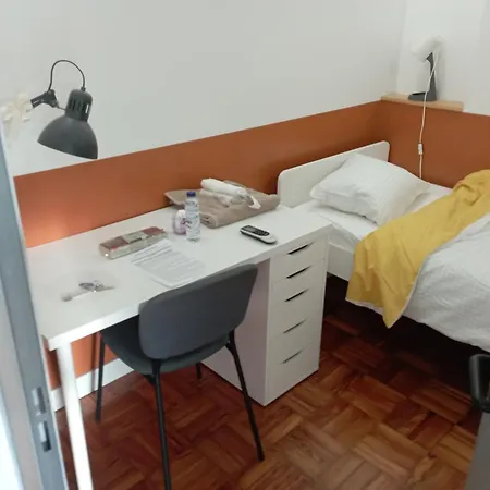 Carriche Quarto em Acomodações Particulares *